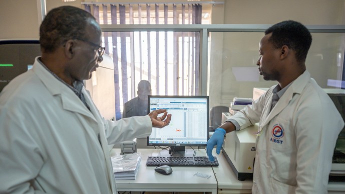 Calestous Juma Fellow Collen Masimirembwa lab shot