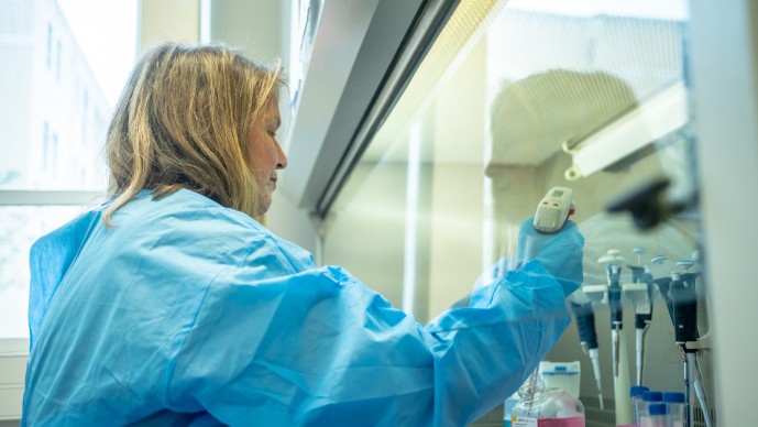 Calestous Juma Fellow Jo-Ann Passmore lab shot